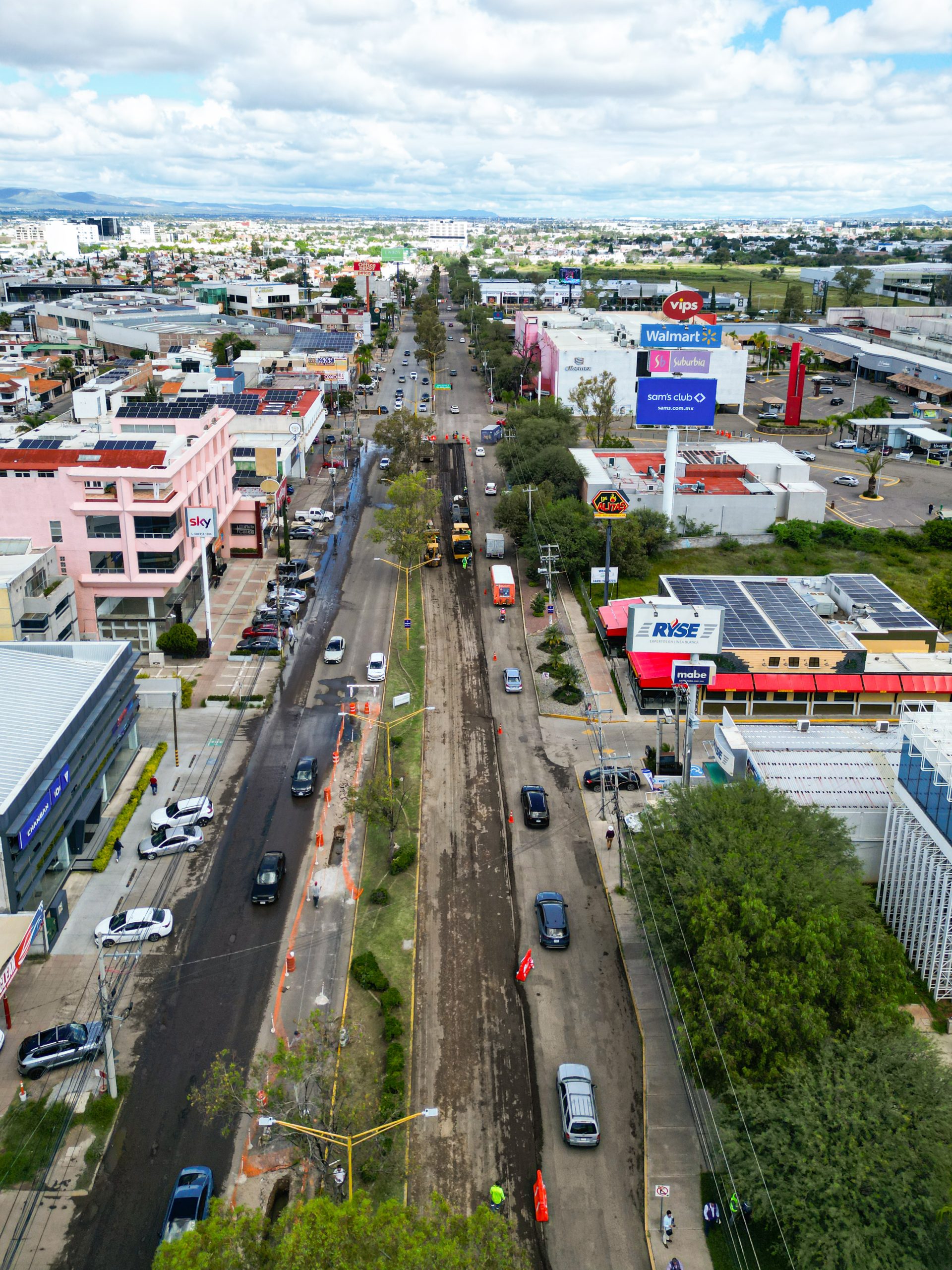 Imagen de la nota: Rehabilitan la calzada oriente de avenida Independencia 🚧