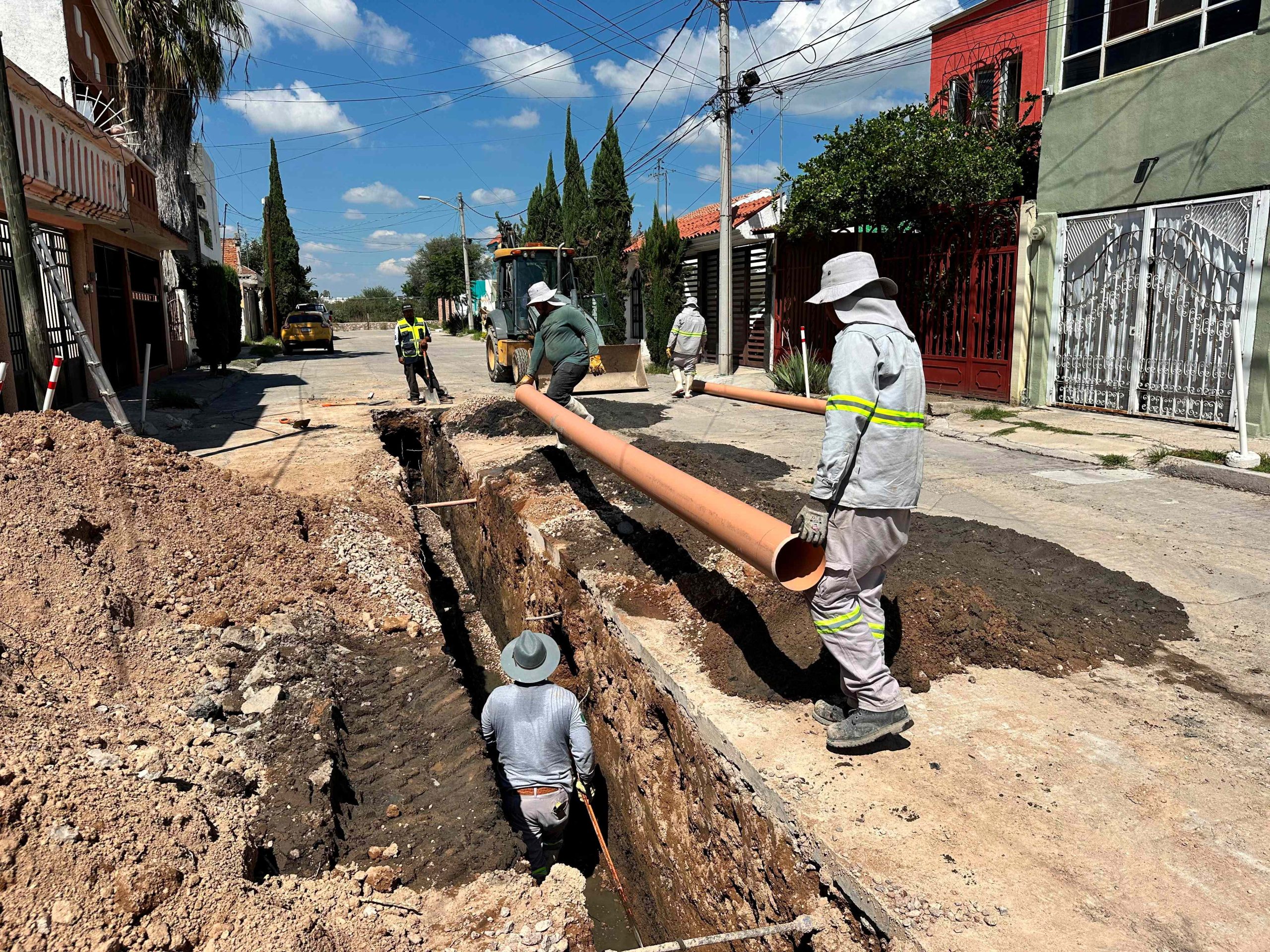Imagen de la nota: Reparan drenaje colapsado en la calle Morocco, en Parras 🚧