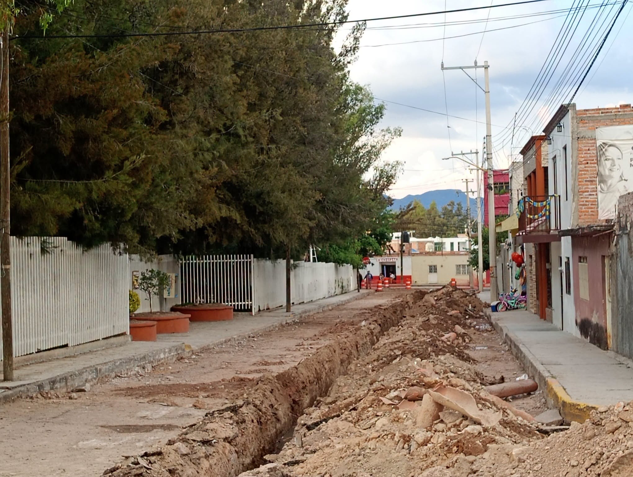Imagen de la nota: Inicia la rehabilitación integral de la calle 5 de Febrero en Venadero 🚧